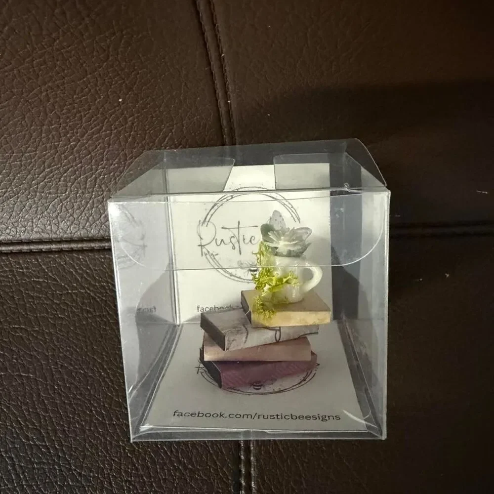 miniature dollhouse accessories